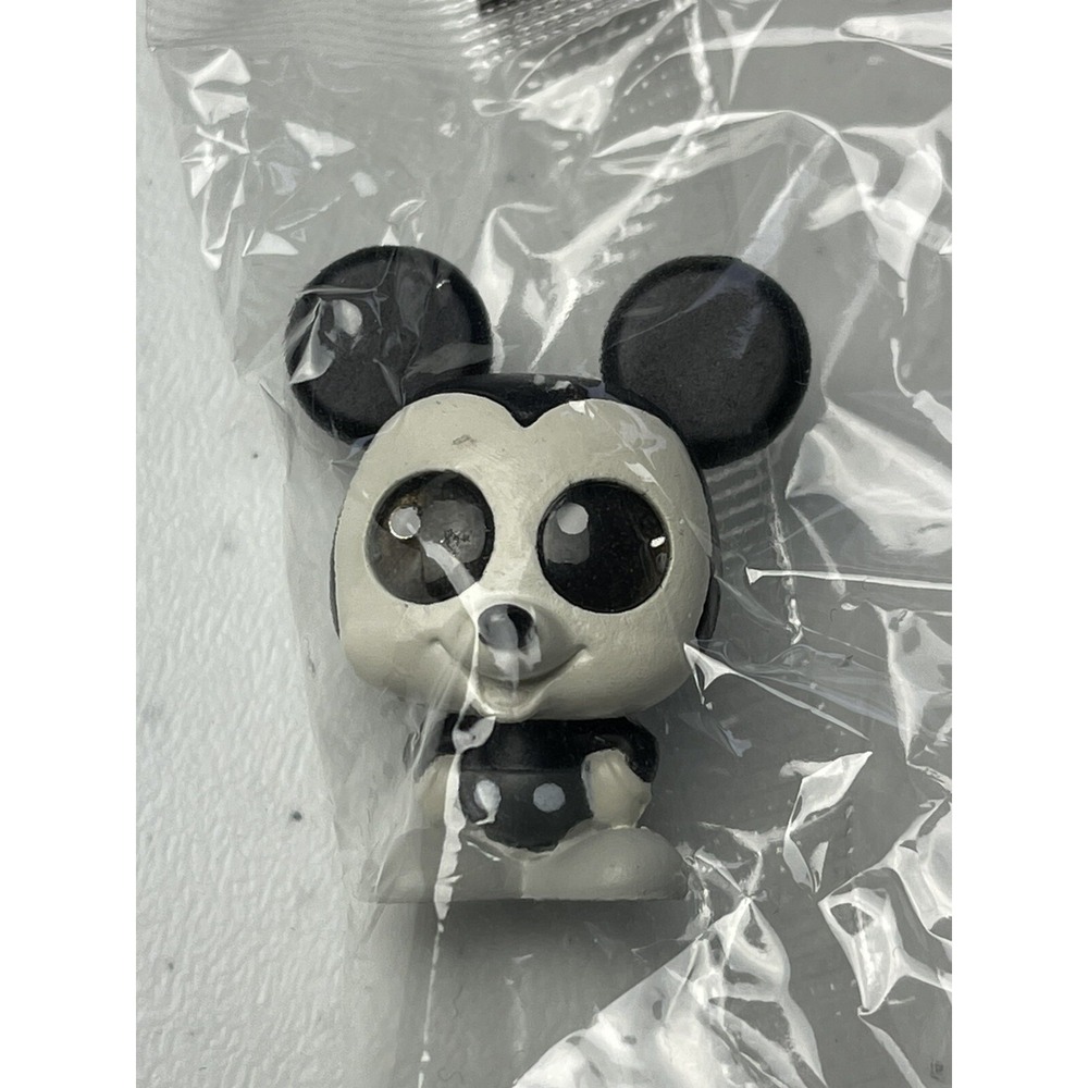Disney Doorables Series 6 Mickey Mouse Mouse  Limited Edition Black And White